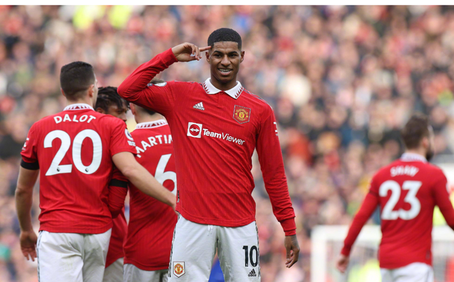 足球转会中 足球转会中